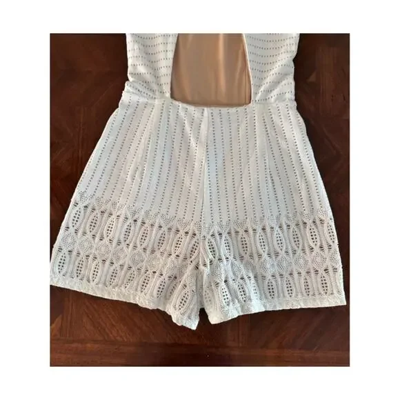 Elegant and rare Nightcap by Carisa Rene skort dress in white crochet lace - Picture 9 of 16